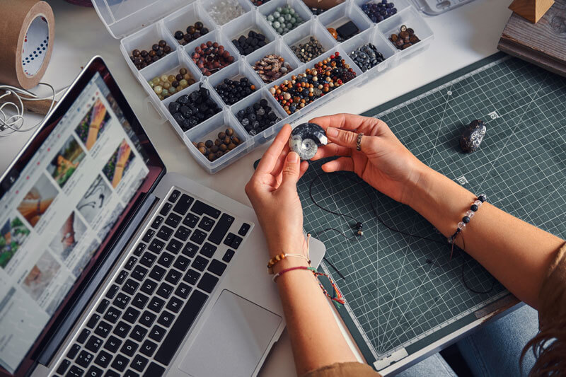Hexingsheng Jewelry | How To Become a Wholesale Distributor of Jewelry?