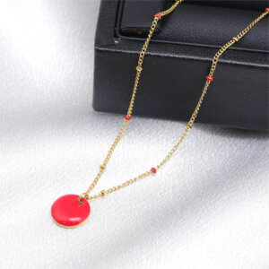 Stylish Gold Enamel Necklace for A Minimalist Chic Look