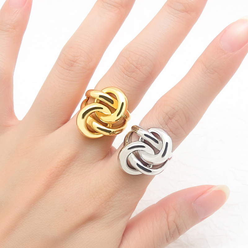 Statement Twisted Knot Ring with Bold and Artistic Design