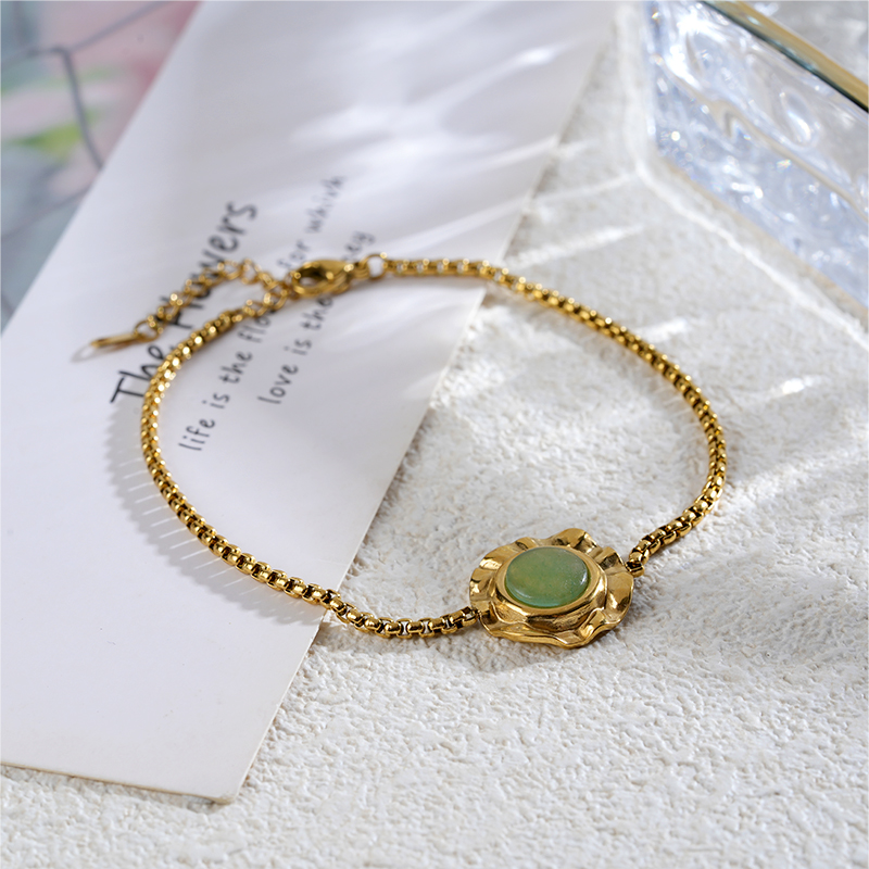 Boho Floral Gold Bracelet with Natural Stone and Box Chain Design