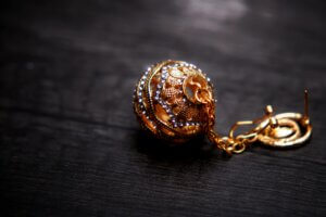 Hexingsheng Jewelry | Gold Tone Guide: Antique, Royal, and Champagne Gold in Jewelry Hexingsheng Jewelry | Gold Tone Guide: Antique, Royal, and Champagne Gold in Jewelry