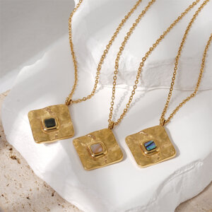 18K Gold Plated Stainless Steel Hammered Pendant Necklace with Natural Shells