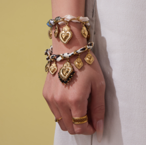 Hexingsheng Jewelry | Contact Silk Scarf Bracelet: The Timeless Fusion of Fabric and Metal