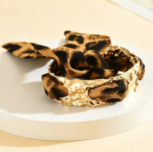 Hexingsheng Jewelry | Contact Silk Scarf Bracelet: The Timeless Fusion of Fabric and Metal